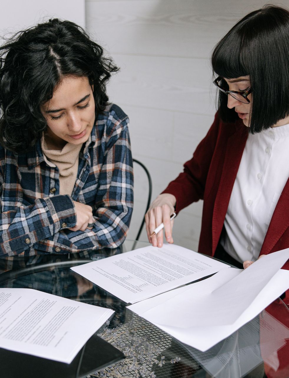 Mastering Performance Reviews and Feedback - Challenges | Photo Credit: Canva